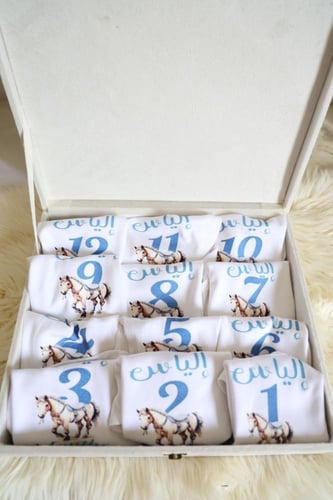 طقم هدية مواليد بالاشهر