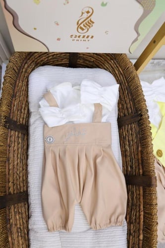 افرهول مع قبعه وشراب