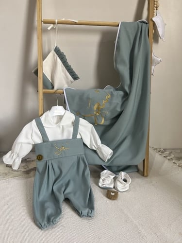 طقم استقبال مواليد تطريز