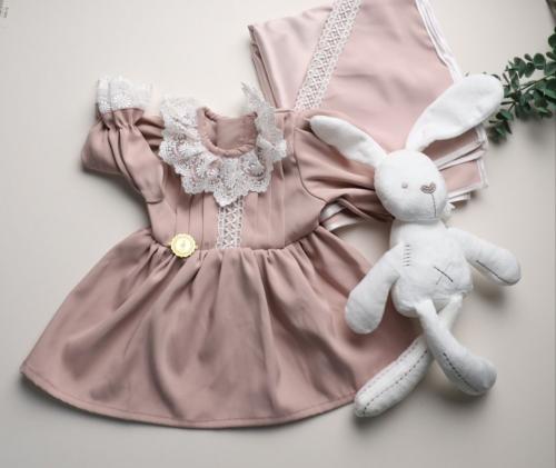 فستان بتداخل دانتيل مع مهاد