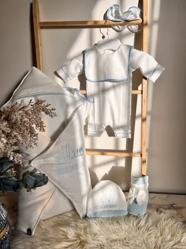 طقم متكامل مدس أبيض