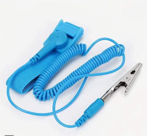 سوار مضاد للكهرباء الساكنه