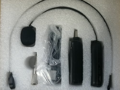 Wieeless microphone headdset