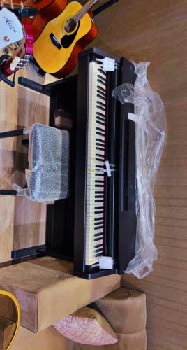 بيانو خشب صناعة رولاند