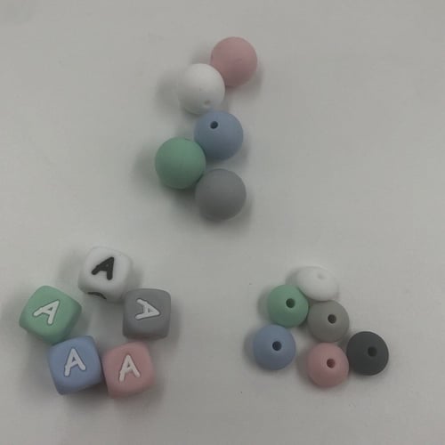 تعليقه مصاصه سلكون بالاسم