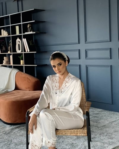 بجامة عروس - ابيض دانتيل