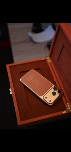 ايفون 17 مطلى ذهب كامل باى تصميم من اختيارك - جديد