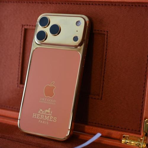 ايفون 17 مطلى ذهب كامل باى تصميم من اختيارك - جديد