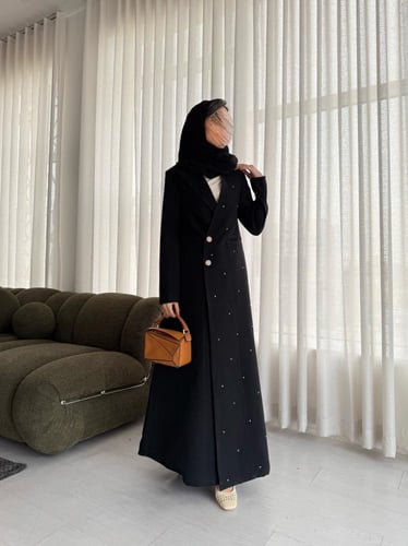 عبايه سوداء