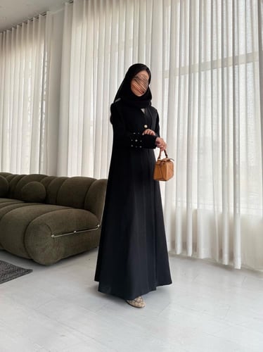 عبايه سوداء