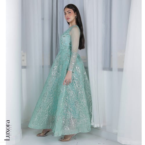 فستان تركوازي للكبار والصغار