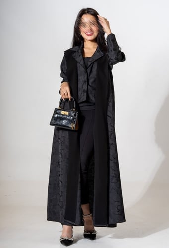 عبايه سوداء جاكار