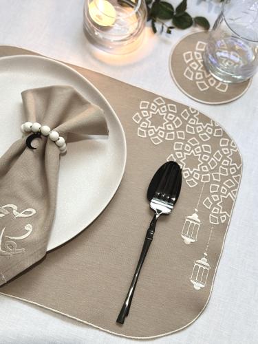 طقم سفرة رمضاني ( فانوس) بألوان متعددة