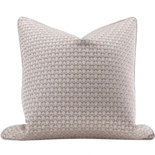 كوشن انيق بيج مزخرف