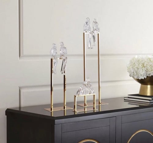 تحف تمثل روابط الحياة