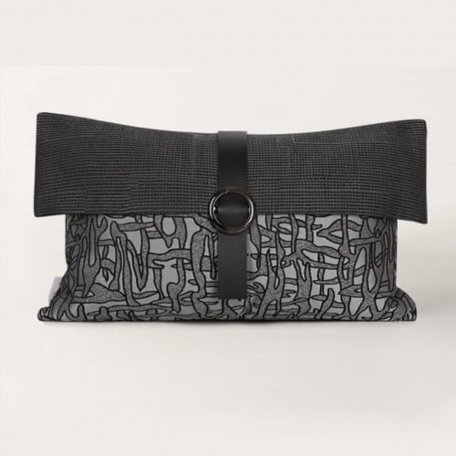 كوشن غطاء رمادي اسود