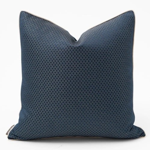 كوشن كحلي نسيج مزخرف