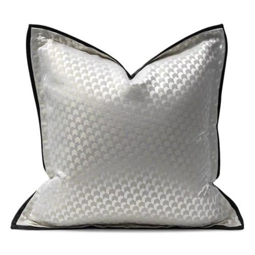 كوشن غطاء ابيض