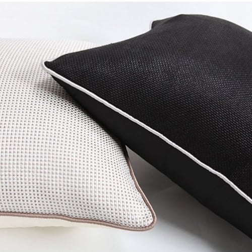 كوشنز ( غطاء ) لون ابيض - اسود