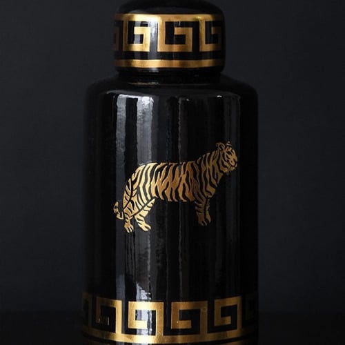 مزهرية رسومات نمر مرسومة يدوياً