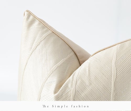 كوشن غطاء اوفوايت بخطوط انيقة