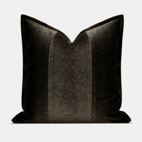 كوشن مخمل اسود ولمسة بني