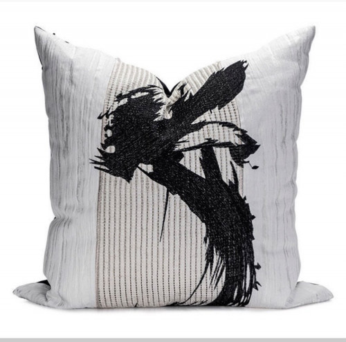 كوشن غطاء ابيض مع اسود