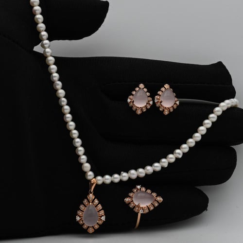 نص طقم ألماس