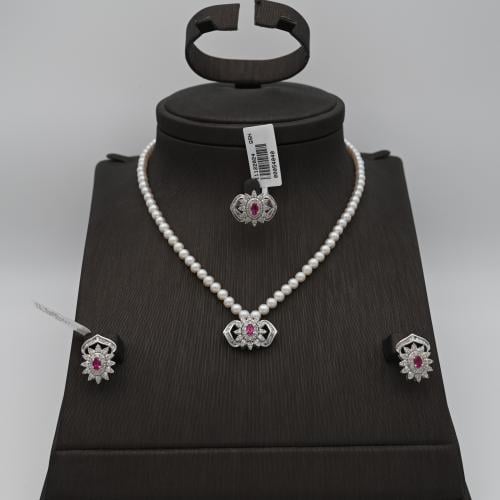 نص طقم ألماس