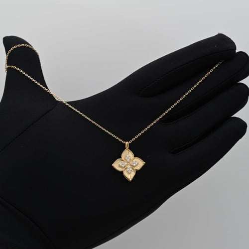 عقد ذهب روبرتو كوين