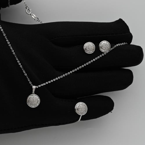 نص طقم ألماس