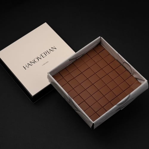 تشوكلت هنوفيرين مكعبات كراميل مع ورد