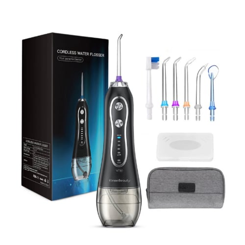 خيط الاسنان المائي