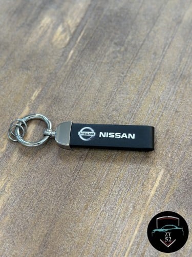 ميدالية بشعار نيسان