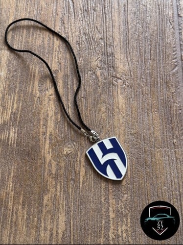 تعليقة بشعار الهلال