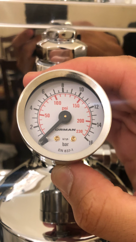 عداد ضغط قروب E61 ابيض