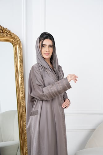 عباية كريب بتطريز تراثي جنوبي