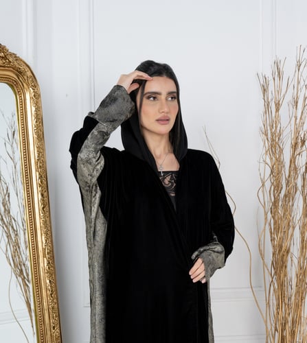 عباية مخمل