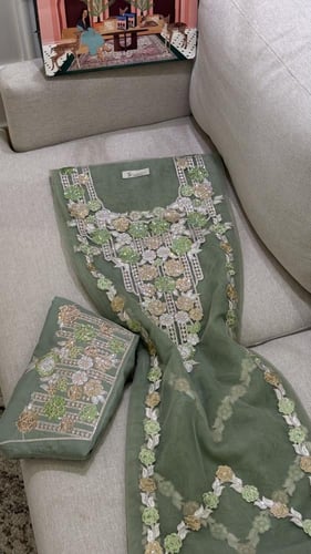 مخور ثوب اماراتي قطعتين حرير ملكي+بشت بدون تفصيل