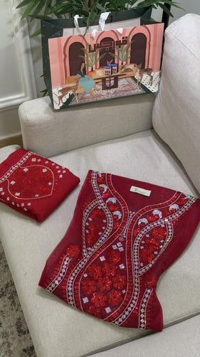 مخور بشت العيد من قطعتين حرير ملكي+بشت بدون تفصيل