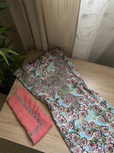 مخور+شيلة حرير اندونيسي بدون تفصيل