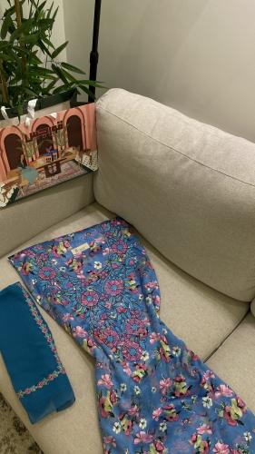 مخور+شيلة حرير اندونيسي بدون تفصيل