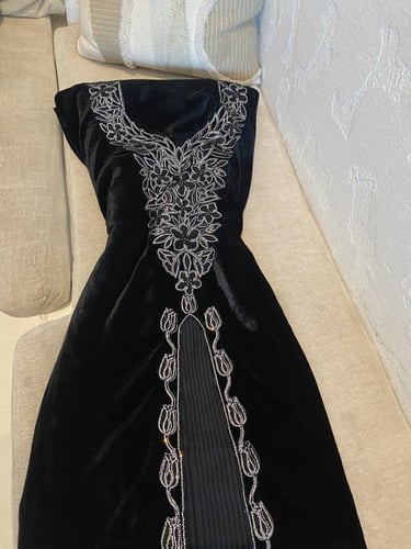 مخور شتوي اسود مخمل بكسرات