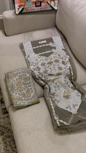 مخور ثوب اماراتي من قطعتين حرير ملكي+بشت بدون تفصي...