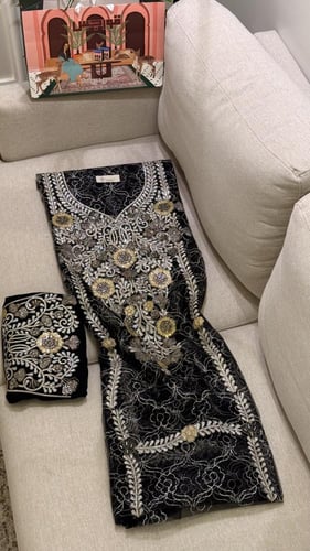 مخور دانتيل ثوب اماراتي من قطعتين حرير ملكي+بشت بد...