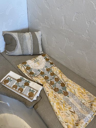 مخور ميثه 1حرير ايطالي بدون تفصيل والكم قطعتين