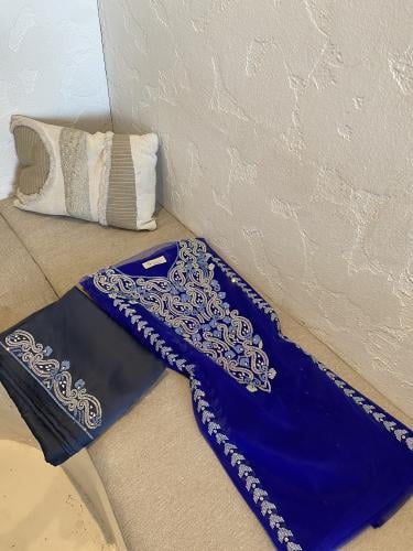 مخور بشت العيد نيلي من قطعتين حرير ملكي+بشت بدون ت...