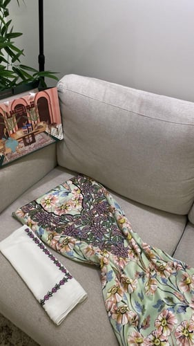 مخور+شيلة حرير اندونيسي بدون تفصيل