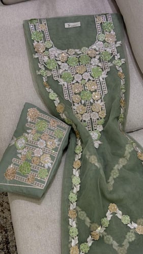 مخور ثوب اماراتي قطعتين حرير ملكي+بشت بدون تفصيل