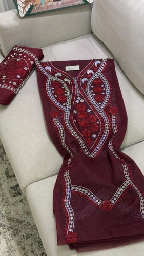 مخور بشت العيد من قطعتين حرير ملكي+بشت بدون تفصيل